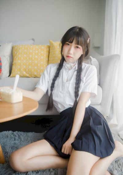年轻的女教师免费观看_免费观看高清版